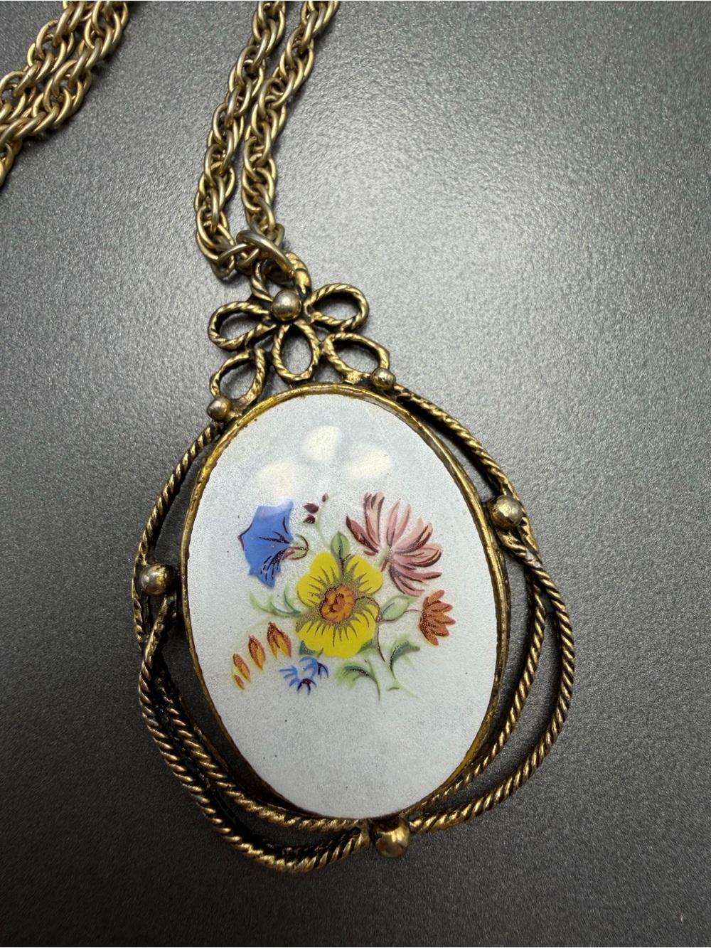 Vintage European Enamel Pendant Necklace in Gold Tone #5UN